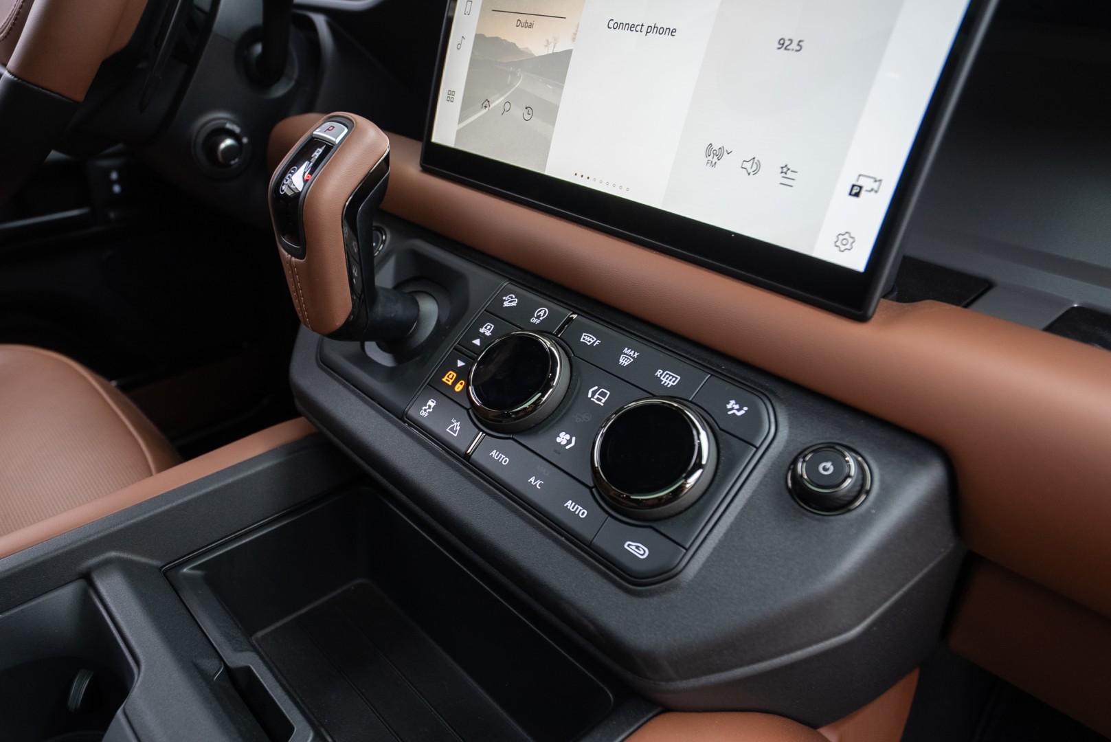 2025 LAND ROVER DEFENDER P635 OCTA | GCC 5 YEARS WARRANTY | 635 HP | HIGH SPEC 